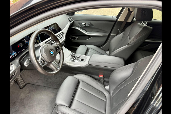 BMW 3 Serie Touring 330e Camera. M-stuur, Tr.haak, Carplay, DAB