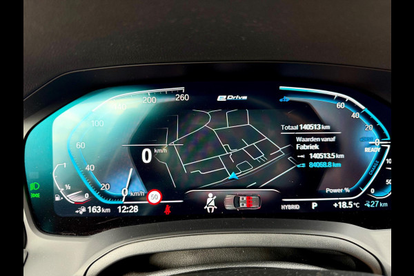 BMW 3 Serie Touring 330e Camera. M-stuur, Tr.haak, Carplay, DAB