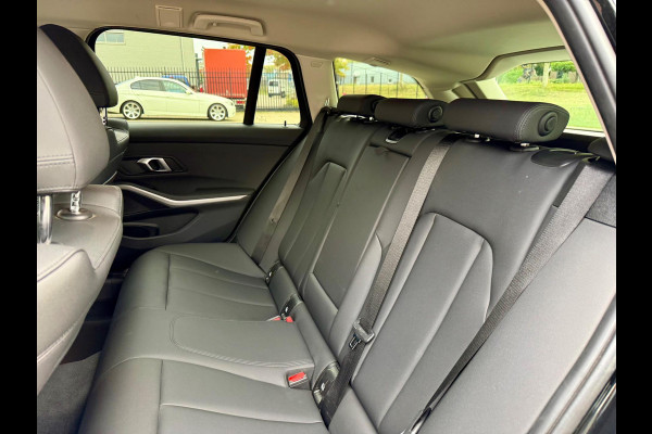 BMW 3 Serie Touring 330e Camera. M-stuur, Tr.haak, Carplay, DAB
