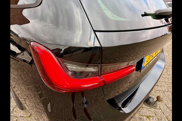 BMW 3 Serie Touring 330e Camera. M-stuur, Tr.haak, Carplay, DAB