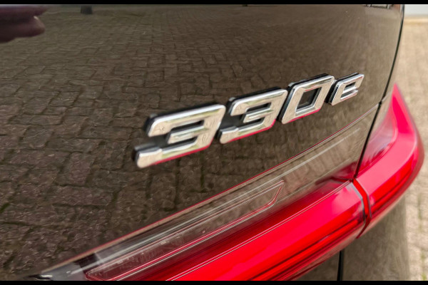 BMW 3 Serie Touring 330e Camera. M-stuur, Tr.haak, Carplay, DAB