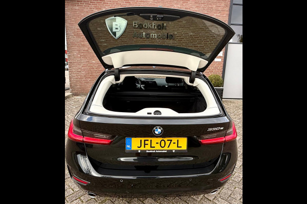 BMW 3 Serie Touring 330e Camera. M-stuur, Tr.haak, Carplay, DAB