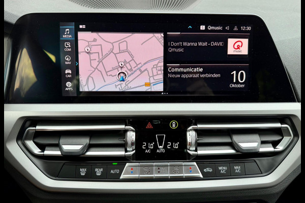 BMW 3 Serie Touring 330e Camera. M-stuur, Tr.haak, Carplay, DAB