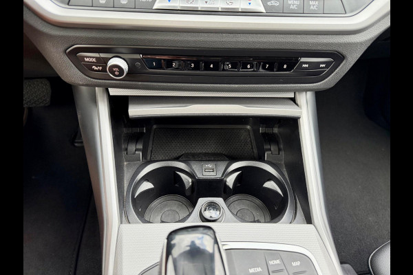 BMW 3 Serie Touring 330e Camera. M-stuur, Tr.haak, Carplay, DAB