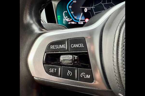 BMW 3 Serie Touring 330e Camera. M-stuur, Tr.haak, Carplay, DAB