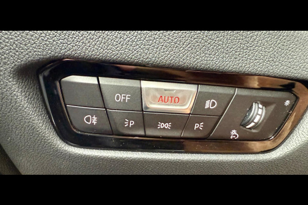 BMW 3 Serie Touring 330e Camera. M-stuur, Tr.haak, Carplay, DAB