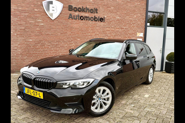 BMW 3 Serie Touring 330e Camera. M-stuur, Tr.haak, Carplay, DAB