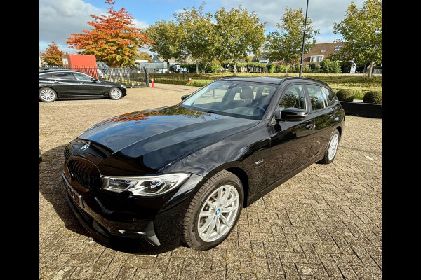 BMW 3 Serie Touring 320e Laser, Carplay, DAB, Sportstoel [BTW, NL, NAP, Dealer-onderhouden]