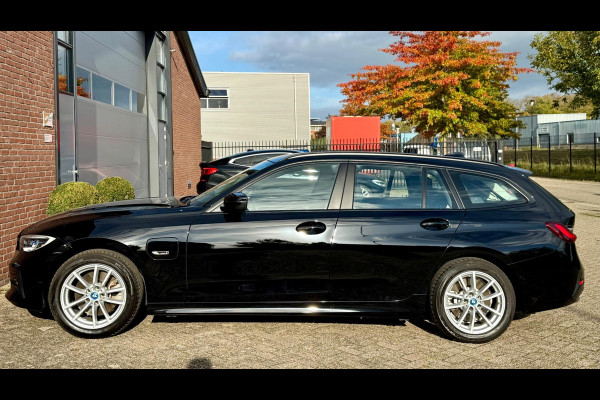 BMW 3 Serie Touring 320e Laser, Carplay, DAB, Sportstoel [BTW, NL, NAP, Dealer-onderhouden]