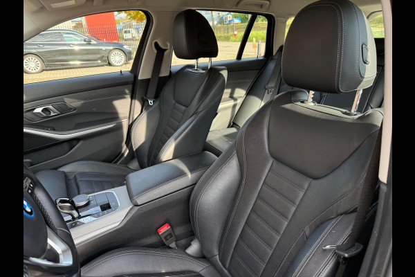 BMW 3 Serie Touring 320e Laser, Carplay, DAB, Sportstoel [BTW, NL, NAP, Dealer-onderhouden]