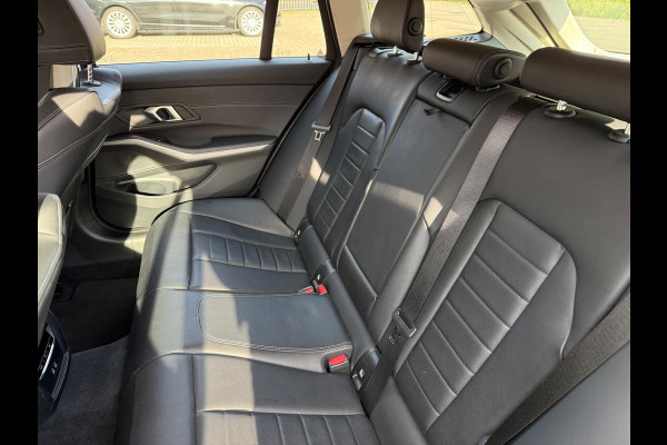 BMW 3 Serie Touring 320e Laser, Carplay, DAB, Sportstoel [BTW, NL, NAP, Dealer-onderhouden]