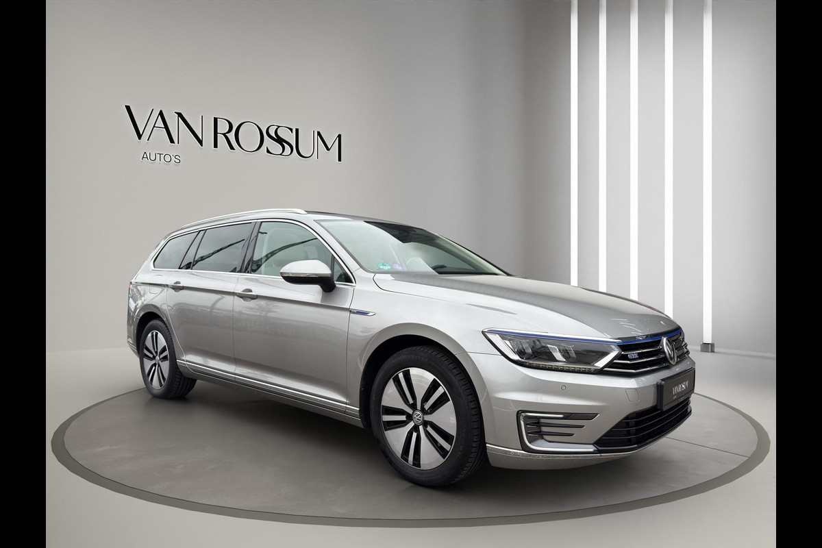 Volkswagen Passat Variant 1.4 TSI GTE Highline | Leder Stoel en verwarmd   | Head-up | Trekhaak Wegklap | Pano | Volkswagen Passat Variant 1.4 TSI GTE Highline | Leder Stoel en verwarmd   | Head-up | Trekhaak Wegklap | Pano |