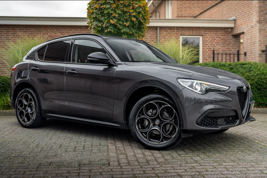 Alfa Romeo Stelvio 2.0 T AWD Q4 200 PK Aut. 1e Eig Xenon Leder Black Optic Stoelverwarming Camera 20''