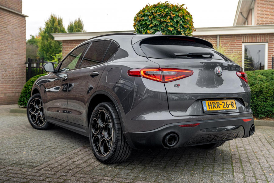 Alfa Romeo Stelvio 2.0 T AWD Q4 200 PK Aut. 1e Eig Xenon Leder Black Optic Stoelverwarming Camera 20''