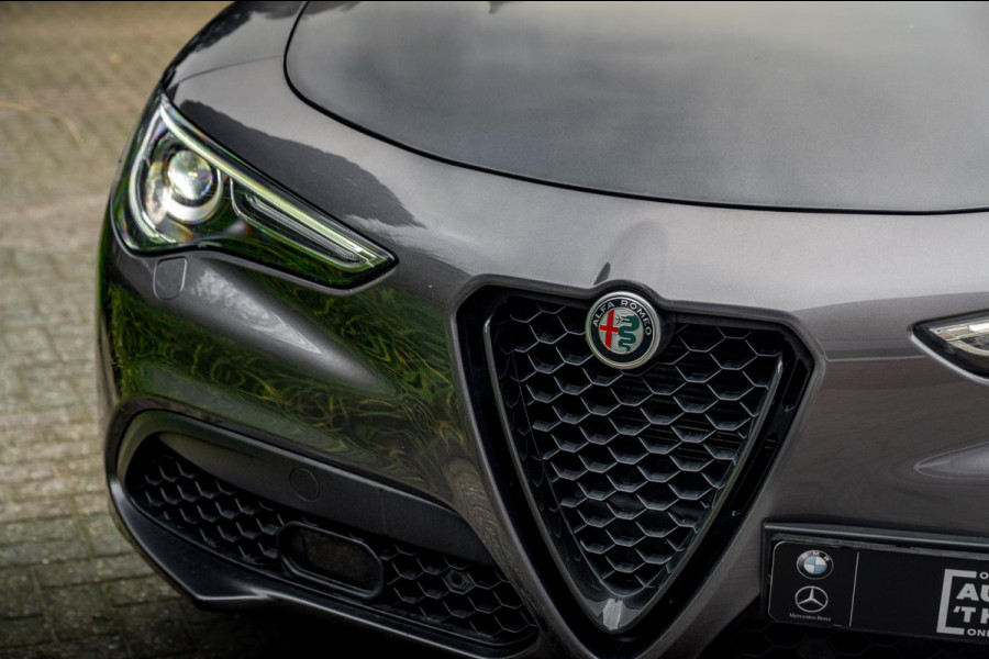 Alfa Romeo Stelvio 2.0 T AWD Q4 200 PK Aut. 1e Eig Xenon Leder Black Optic Stoelverwarming Camera 20''