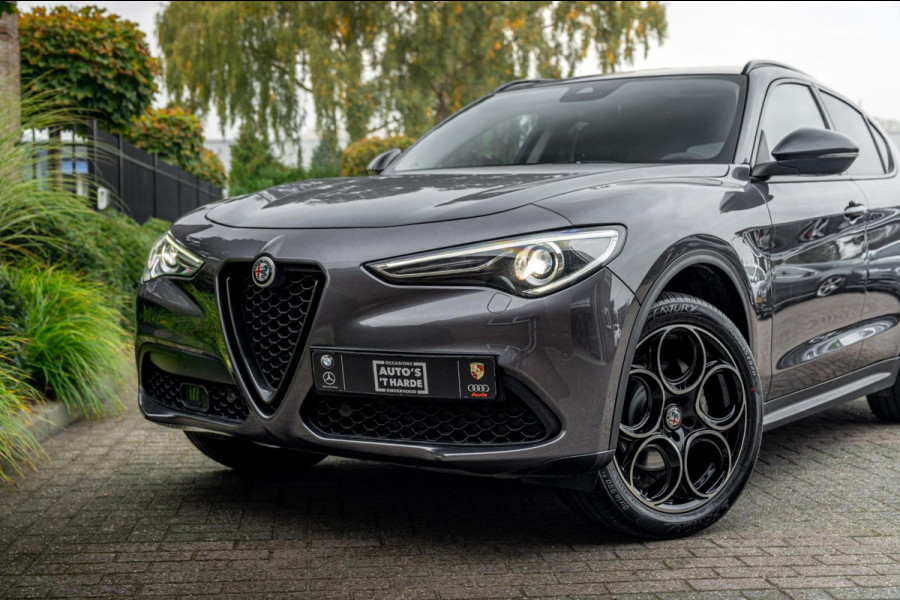Alfa Romeo Stelvio 2.0 T AWD Q4 200 PK Aut. 1e Eig Xenon Leder Black Optic Stoelverwarming Camera 20''