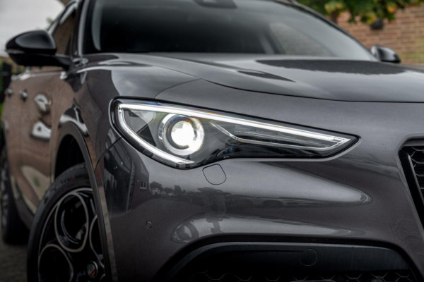 Alfa Romeo Stelvio 2.0 T AWD Q4 200 PK Aut. 1e Eig Xenon Leder Black Optic Stoelverwarming Camera 20''
