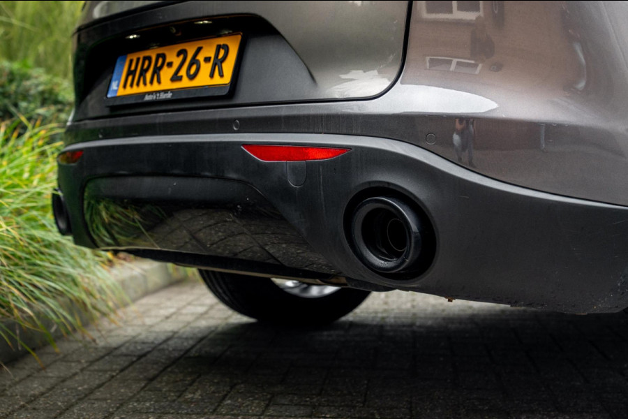 Alfa Romeo Stelvio 2.0 T AWD Q4 200 PK Aut. 1e Eig Xenon Leder Black Optic Stoelverwarming Camera 20''