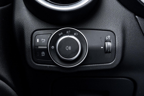 Alfa Romeo Stelvio 2.0 T AWD Q4 200 PK Aut. 1e Eig Xenon Leder Black Optic Stoelverwarming Camera 20''