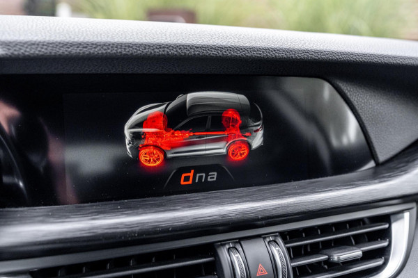 Alfa Romeo Stelvio 2.0 T AWD Q4 200 PK Aut. 1e Eig Xenon Leder Black Optic Stoelverwarming Camera 20''