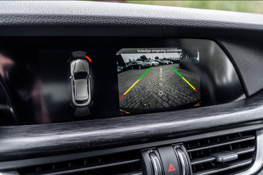 Alfa Romeo Stelvio 2.0 T AWD Q4 200 PK Aut. 1e Eig Xenon Leder Black Optic Stoelverwarming Camera 20''