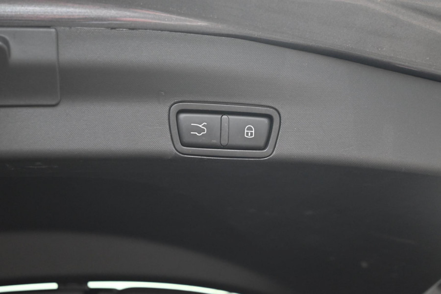 Alfa Romeo Stelvio 2.0 T AWD Q4 200 PK Aut. 1e Eig Xenon Leder Black Optic Stoelverwarming Camera 20''