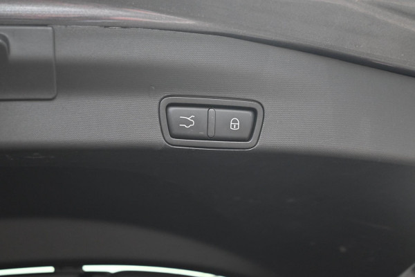 Alfa Romeo Stelvio 2.0 T AWD Q4 200 PK Aut. 1e Eig Xenon Leder Black Optic Stoelverwarming Camera 20''