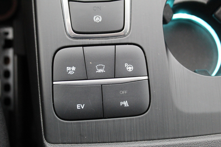 Ford Kuga 2.5 PHEV ST-Line , 225pk , 1500kg Trekgewicht Climate control , winterpack , Trekhaak , Camera Ford Kuga 2.5 PHEV ST-Line , 225pk , 1500kg Trekgewicht Climate control , winterpack , Trekhaak , Camera