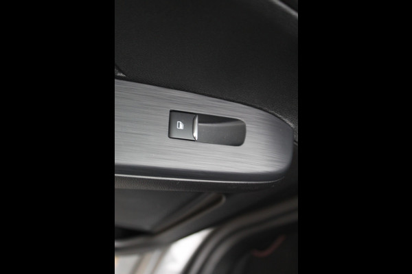 Ford Kuga 2.5 PHEV ST-Line , 225pk , 1500kg Trekgewicht Climate control , winterpack , Trekhaak , Camera Ford Kuga 2.5 PHEV ST-Line , 225pk , 1500kg Trekgewicht Climate control , winterpack , Trekhaak , Camera