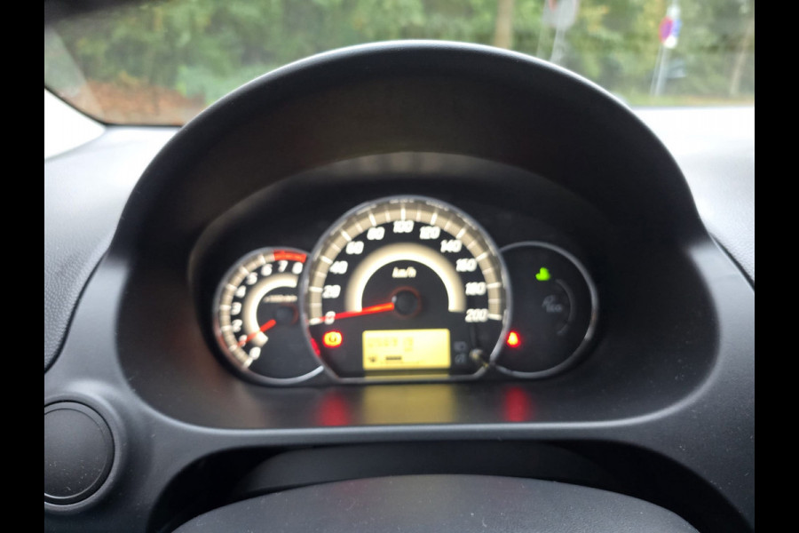 Mitsubishi Space Star 1.0 Active | 2E EIGENAAR | AIRCO | NAVI | LMV | NW APK | Mitsubishi Space Star 1.0 Active | 2E EIGENAAR | AIRCO | NAVI | LMV | NW APK |