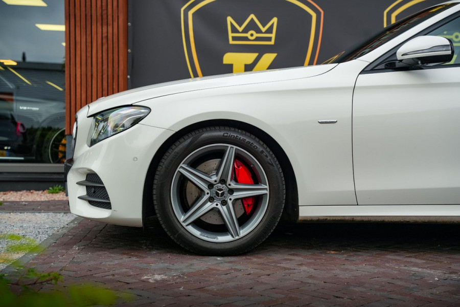 Mercedes-Benz E-Klasse 300 d Sport Edition AMG WideScreen Adapt. Cruise Memory Ambient Trekhaak Mercedes-Benz E-Klasse 300 d Sport Edition AMG WideScreen Adapt. Cruise Memory Ambient Trekhaak