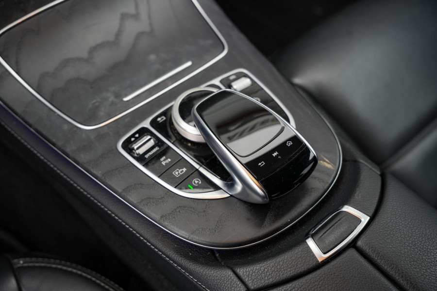 Mercedes-Benz E-Klasse 300 d Sport Edition AMG WideScreen Adapt. Cruise Memory Ambient Trekhaak Mercedes-Benz E-Klasse 300 d Sport Edition AMG WideScreen Adapt. Cruise Memory Ambient Trekhaak