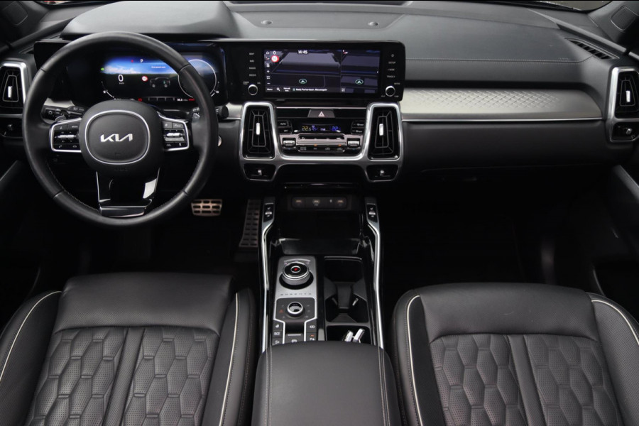 Kia Sorento 1.6 T-GDI Hybrid 4WD / PANO / KEYLESS / HUD / 360 / VOLLEDIG UITGEVOERD! Kia Sorento 1.6 T-GDI Hybrid 4WD / PANO / KEYLESS / HUD / 360 / VOLLEDIG UITGEVOERD!
