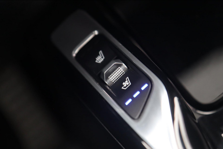 Kia Sorento 1.6 T-GDI Hybrid 4WD / PANO / KEYLESS / HUD / 360 / VOLLEDIG UITGEVOERD! Kia Sorento 1.6 T-GDI Hybrid 4WD / PANO / KEYLESS / HUD / 360 / VOLLEDIG UITGEVOERD!