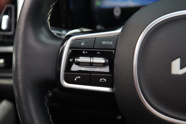 Kia Sorento 1.6 T-GDI Hybrid 4WD / PANO / KEYLESS / HUD / 360 / VOLLEDIG UITGEVOERD! Kia Sorento 1.6 T-GDI Hybrid 4WD / PANO / KEYLESS / HUD / 360 / VOLLEDIG UITGEVOERD!