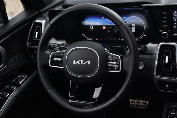 Kia Sorento 1.6 T-GDI Hybrid 4WD / PANO / KEYLESS / HUD / 360 / VOLLEDIG UITGEVOERD! Kia Sorento 1.6 T-GDI Hybrid 4WD / PANO / KEYLESS / HUD / 360 / VOLLEDIG UITGEVOERD!