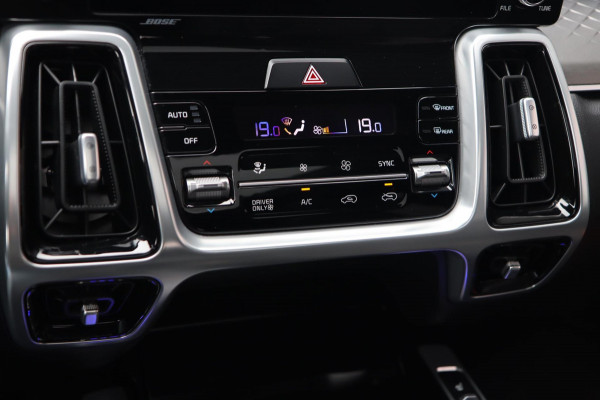 Kia Sorento 1.6 T-GDI Hybrid 4WD / PANO / KEYLESS / HUD / 360 / VOLLEDIG UITGEVOERD! Kia Sorento 1.6 T-GDI Hybrid 4WD / PANO / KEYLESS / HUD / 360 / VOLLEDIG UITGEVOERD!