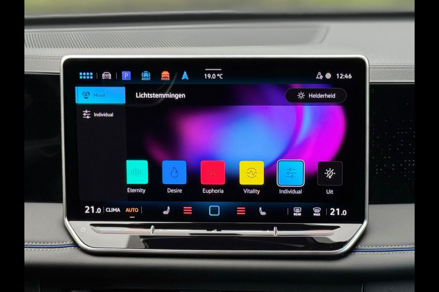 Volkswagen Tiguan 1.5 eTSI R-Line Edition, panoramadak, vele opties, nieuw prijs €64170,-