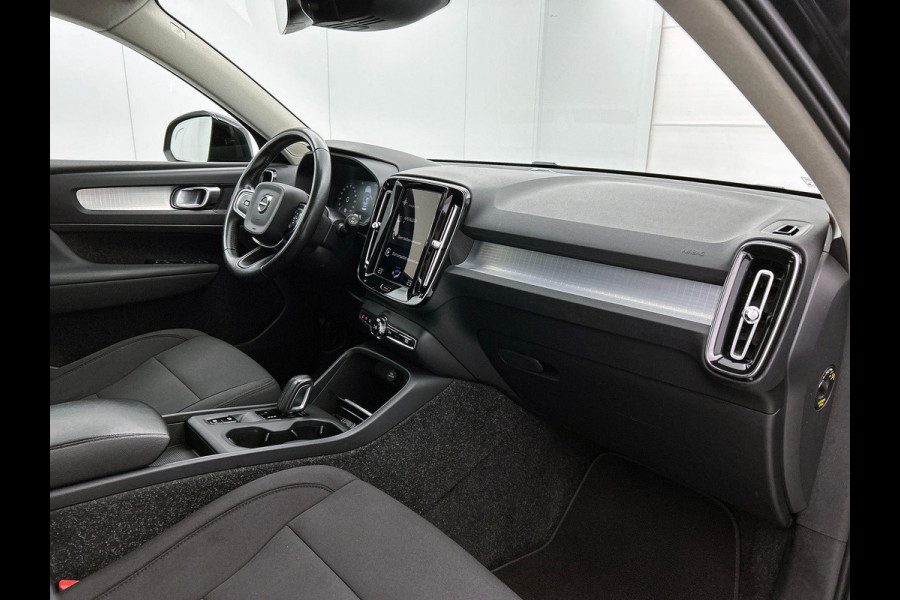 Volvo XC40 1.5 T4 Recharge R-Design Expression Auto. Navigatie Apple Carplay/ Android Auto Camera Parkeersensoren achter Adaptive Cruise Control Full Led Virtual Cockpit Climate Control Lichtmetalen velgen
