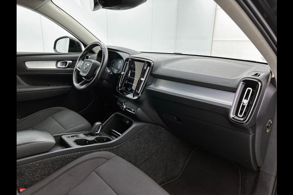 Volvo XC40 1.5 T4 Recharge R-Design Expression Auto. Navigatie Apple Carplay/ Android Auto Camera Parkeersensoren achter Adaptive Cruise Control Full Led Virtual Cockpit Climate Control Lichtmetalen velgen