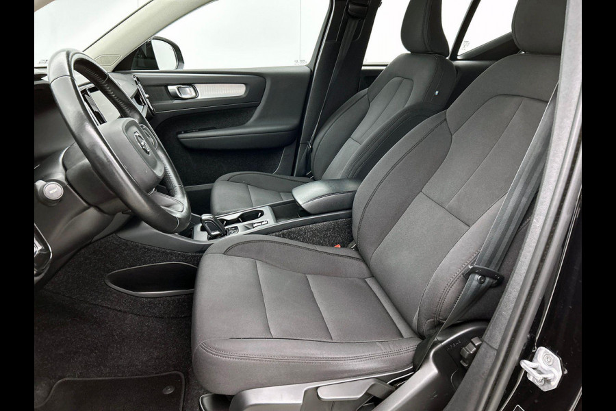 Volvo XC40 1.5 T4 Recharge R-Design Expression Auto. Navigatie Apple Carplay/ Android Auto Camera Parkeersensoren achter Adaptive Cruise Control Full Led Virtual Cockpit Climate Control Lichtmetalen velgen