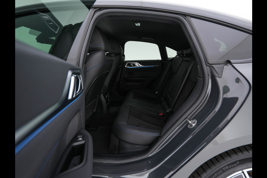 BMW i4 eDrive40 84 kWh M-Sportpack [ 3-Fase ] { SOH-95%} (INCL-BTW) *LEATHER-ALCANTARA | FULL-LED | ADAPTIVE-CRUISE | WIDE-SCREEN-DIGI-COCKPIT | DAB+ | CAMERA | AMBIENT-LIGHT | CARPLAY | SPORT-SEATS | PRIVACY-GLASS | TOWBAR | 18''ALU*