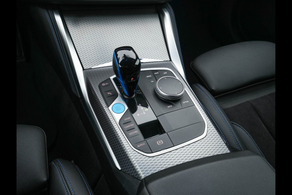 BMW i4 eDrive40 84 kWh M-Sportpack [ 3-Fase ] { SOH-95%} (INCL-BTW) *LEATHER-ALCANTARA | FULL-LED | ADAPTIVE-CRUISE | WIDE-SCREEN-DIGI-COCKPIT | DAB+ | CAMERA | AMBIENT-LIGHT | CARPLAY | SPORT-SEATS | PRIVACY-GLASS | TOWBAR | 18''ALU*