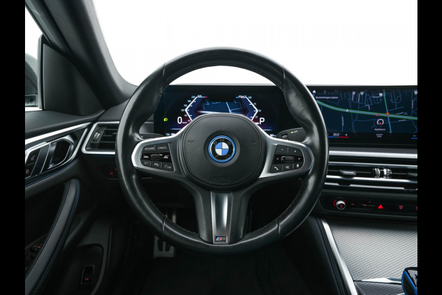 BMW i4 eDrive40 84 kWh M-Sportpack [ 3-Fase ] { SOH-95%} (INCL-BTW) *LEATHER-ALCANTARA | FULL-LED | ADAPTIVE-CRUISE | WIDE-SCREEN-DIGI-COCKPIT | DAB+ | CAMERA | AMBIENT-LIGHT | CARPLAY | SPORT-SEATS | PRIVACY-GLASS | TOWBAR | 18''ALU*