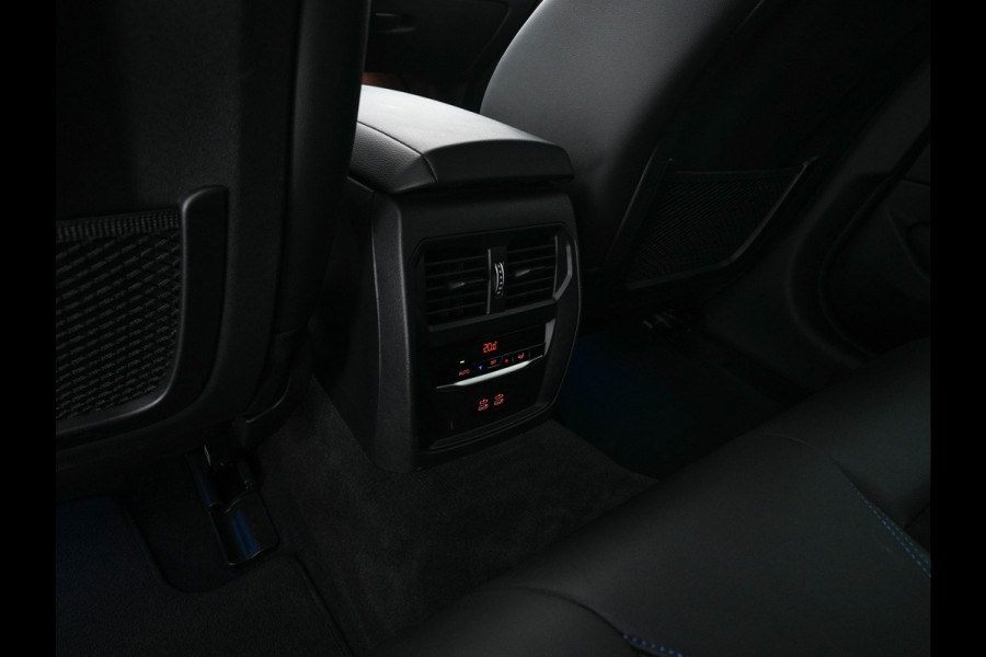 BMW i4 eDrive40 84 kWh M-Sportpack [ 3-Fase ] { SOH-95%} (INCL-BTW) *LEATHER-ALCANTARA | FULL-LED | ADAPTIVE-CRUISE | WIDE-SCREEN-DIGI-COCKPIT | DAB+ | CAMERA | AMBIENT-LIGHT | CARPLAY | SPORT-SEATS | PRIVACY-GLASS | TOWBAR | 18''ALU*