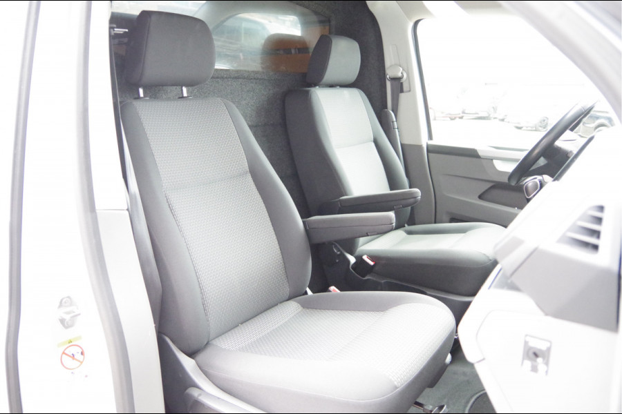 Volkswagen Transporter 2.0 TDI L2 BULLI, 150PK AUT. GLASSLOOK, LED, TREKHAAK, VIRTUAL, ADAPT. CRUISE, NAVI, AIRCO, PARKEERSENSOREN, CARPLAY, NL AUTO, N Volkswagen Transporter 2.0 TDI L2 BULLI, 150PK AUT. GLASSLOOK, LED, TREKHAAK, VIRTUAL, ADAPT. CRUISE, NAVI, AIRCO, PARKEERSENSOREN, CARPLAY, NL AUTO, N