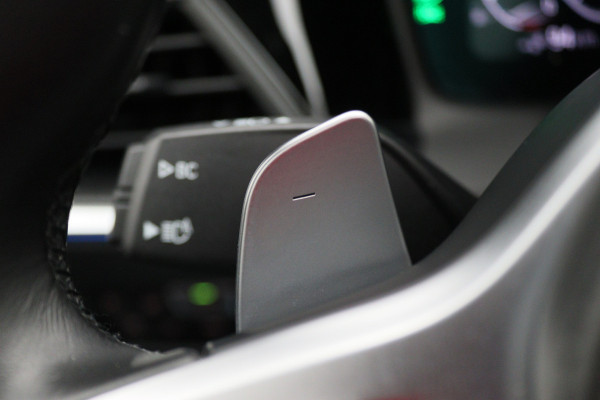 BMW 3-serie 320e Business Edition Plus M Sport Laser LED, Leer, Schuif-/kanteldak, Apple Carplay, Trekhaak elektr., 19" BMW 3-serie 320e Business Edition Plus M Sport Laser LED, Leer, Schuif-/kanteldak, Apple Carplay, Trekhaak elektr., 19"