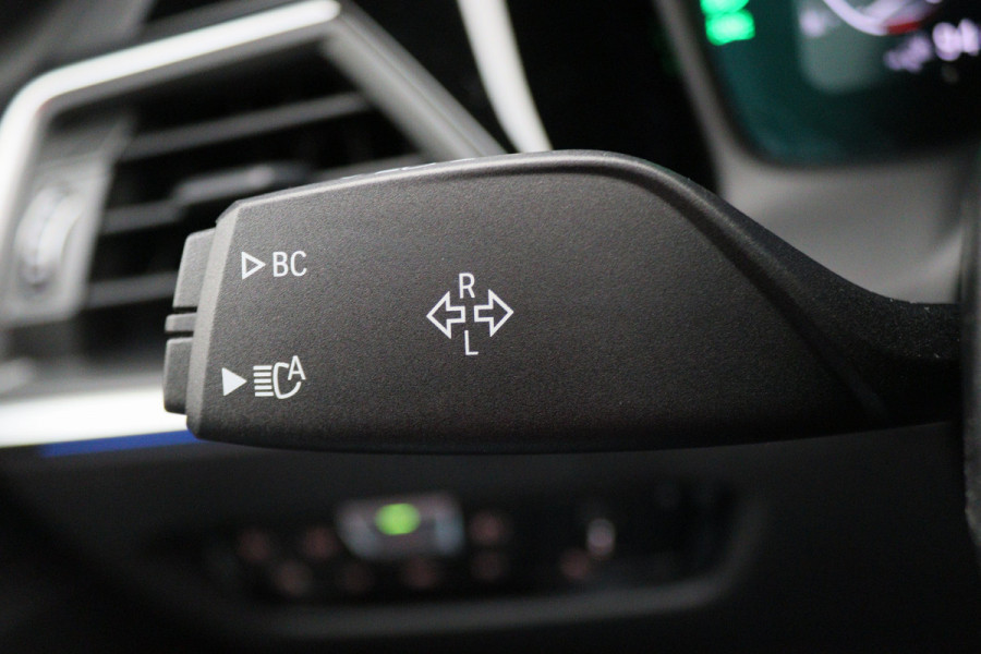 BMW 3-serie 320e Business Edition Plus M Sport Laser LED, Leer, Schuif-/kanteldak, Apple Carplay, Trekhaak elektr., 19" BMW 3-serie 320e Business Edition Plus M Sport Laser LED, Leer, Schuif-/kanteldak, Apple Carplay, Trekhaak elektr., 19"