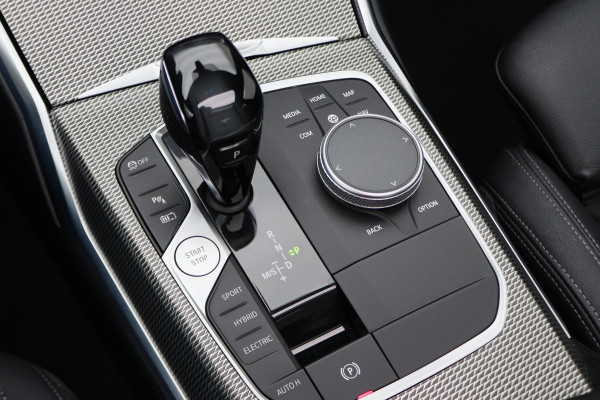 BMW 3-serie 320e Business Edition Plus M Sport Laser LED, Leer, Schuif-/kanteldak, Apple Carplay, Trekhaak elektr., 19" BMW 3-serie 320e Business Edition Plus M Sport Laser LED, Leer, Schuif-/kanteldak, Apple Carplay, Trekhaak elektr., 19"