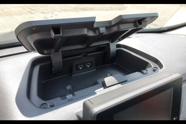 Renault Trafic 150 PK AUTOMAAT L2H1 DUBBELE CABINE - EURO 6 - GRIJS COMETE METALLIC - V-58-JPX - BPM VRIJ! Renault Trafic 150 PK AUTOMAAT L2H1 DUBBELE CABINE - EURO 6 - GRIJS COMETE METALLIC - V-58-JPX - BPM VRIJ!